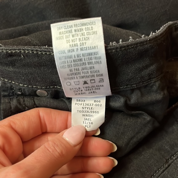 Joe’s Jeans Distressed Stretch Skinny Black, Size 29 - Picture 10 of 10